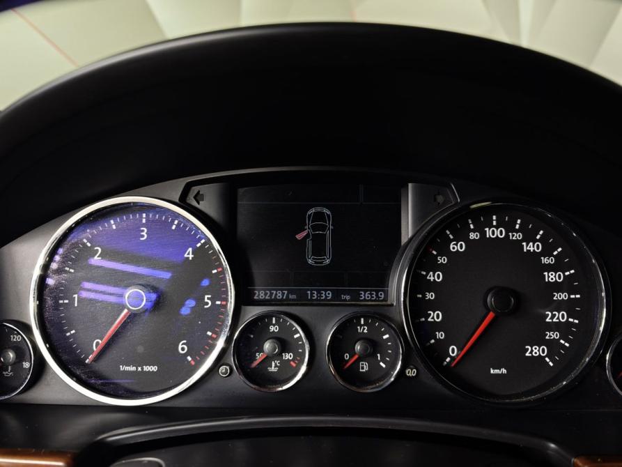 Volkswagen Touareg I Рестайлинг Москва  - изображение 17