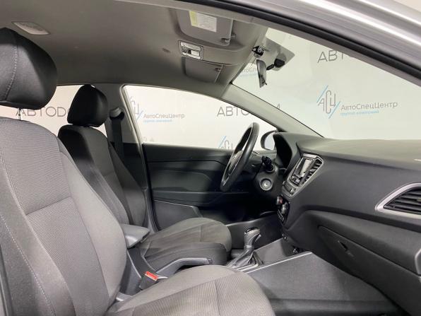 Hyundai Solaris II с пробегом 2017 года, цена 1 009 000 рублей, 222187 км, седан, Автокод Объявления