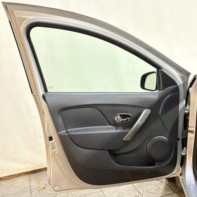Renault Logan II Санкт-Петербург  - изображение 5