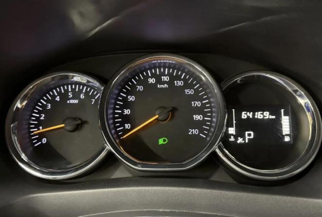 Renault Logan II Рестайлинг с пробегом 2019 года, цена 950 000 рублей, 64169 км, седан, Автокод Объявления