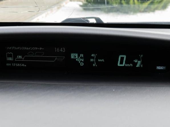 Toyota Prius III Рестайлинг (XW30) с пробегом 2012 года, цена 1 239 000 рублей, 175854 км, лифтбек, Автокод Объявления