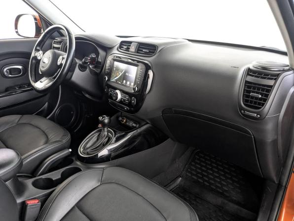 Kia Soul II Рестайлинг с пробегом 2018 года, цена 1 590 000 рублей, 132323 км, хэтчбек, Автокод Объявления