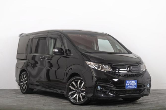 Honda Stepwgn V с пробегом 2016 года, цена 1 999 000 рублей, 108000 км, минивэн, Автокод Объявления