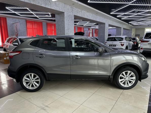 Nissan Qashqai II с пробегом 2017 года, цена 1 699 000 рублей, 106887 км, внедорожник, Автокод Объявления