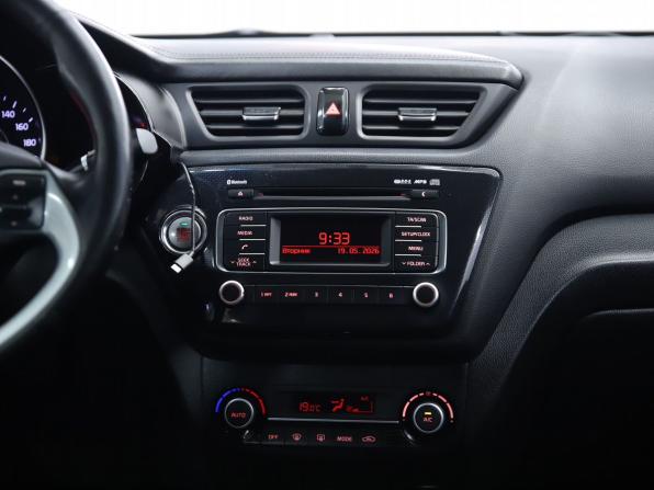 Kia Rio III Рестайлинг с пробегом 2016 года, цена 990 000 рублей, 189000 км, седан, Автокод Объявления