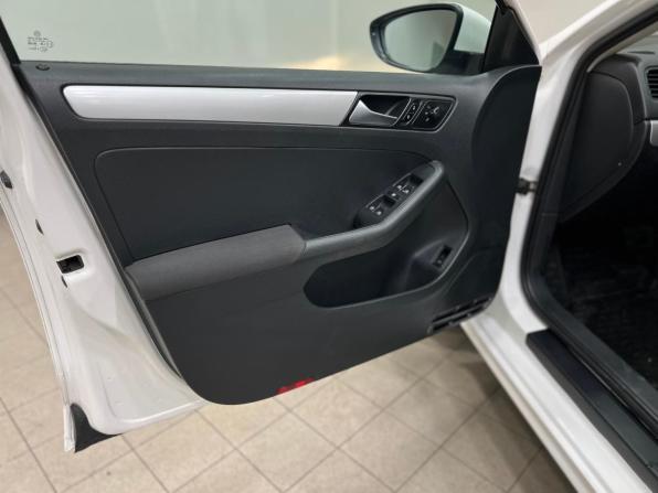 Volkswagen Jetta VI с пробегом 2012 года, цена 995 000 рублей, 206458 км, седан, Автокод Объявления