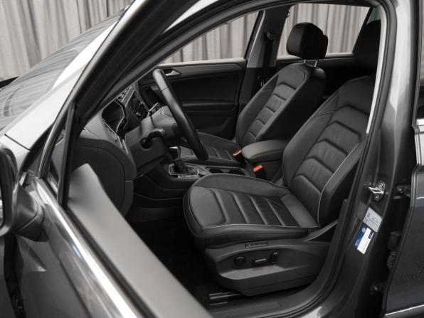 Volkswagen Tiguan II Рестайлинг с пробегом 2021 года, цена 3 440 000 рублей, 64548 км, внедорожник, Автокод Объявления