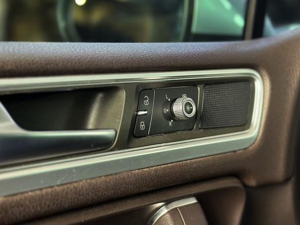 Volkswagen Touareg II Рестайлинг с пробегом 2015 года, цена 2 399 000 рублей, 254469 км, внедорожник, Автокод Объявления