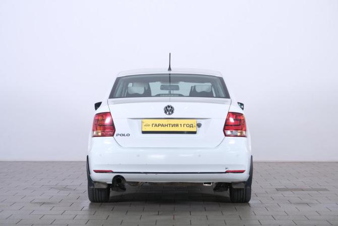 Volkswagen Polo V Рестайлинг с пробегом 2016 года, цена 889 000 рублей, 265500 км, седан, Автокод Объявления