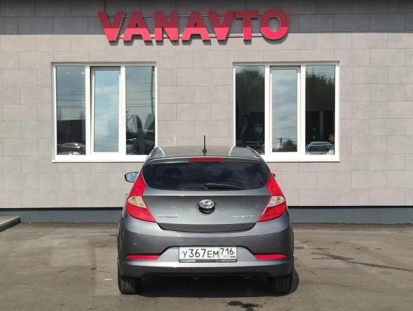 Hyundai Solaris I Рестайлинг с пробегом 2015 года, цена 835 000 рублей, 165937 км, хэтчбек, Автокод Объявления
