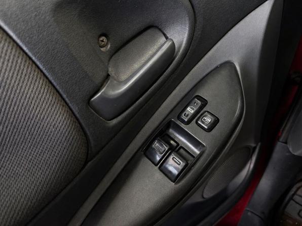 Toyota Yaris I с пробегом 2002 года, цена 299 000 рублей, 295075 км, хэтчбек, Автокод Объявления