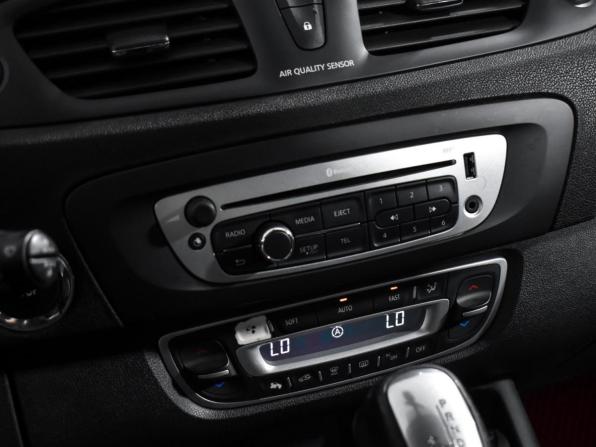 Renault Scenic III Рестайлинг с пробегом 2013 года, цена 729 000 рублей, 151555 км, компактвэн, Автокод Объявления