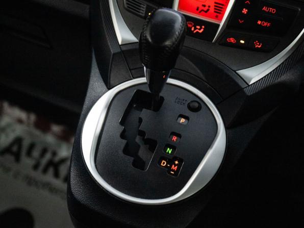 Toyota Ractis II с пробегом 2012 года, цена 975 000 рублей, 72536 км, хэтчбек, Автокод Объявления