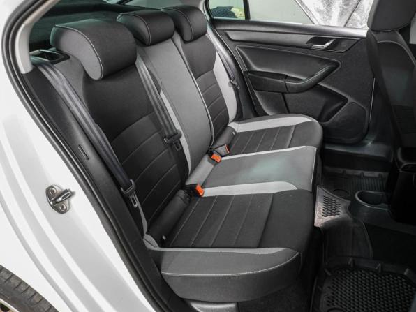 Skoda Rapid I с пробегом 2016 года, цена 1 009 000 рублей, 236357 км, лифтбек, Автокод Объявления