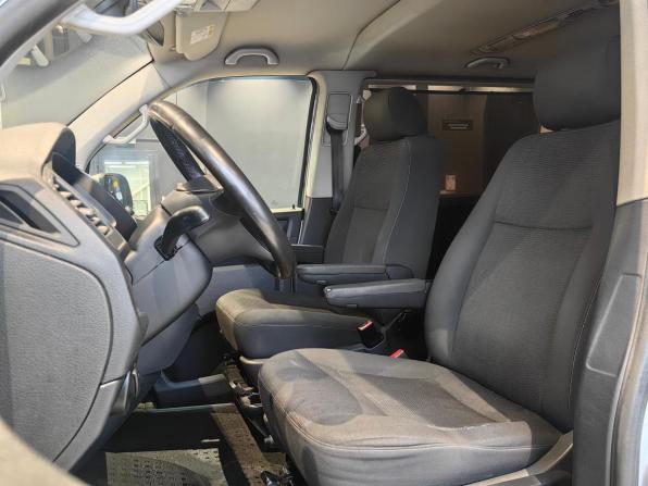 Volkswagen Caravelle T6 с пробегом 2016 года, цена 2 299 000 рублей, 133743 км, минивэн, Автокод Объявления
