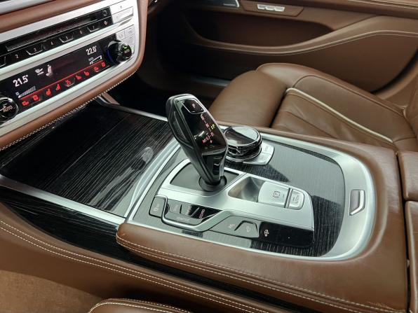 BMW 7 серии VI (G11/G12) с пробегом 2018 года, цена 4 750 000 рублей, 107067 км, седан, Автокод Объявления
