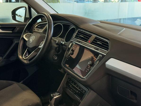 Volkswagen Tiguan II Рестайлинг с пробегом 2021 года, цена 3 377 000 рублей, 55519 км, внедорожник, Автокод Объявления