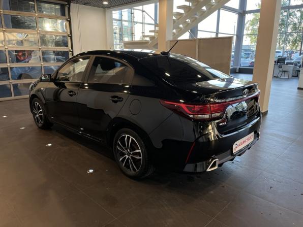 Kia Rio IV Рестайлинг с пробегом 2021 года, цена 1 655 000 рублей, 98445 км, седан, Автокод Объявления