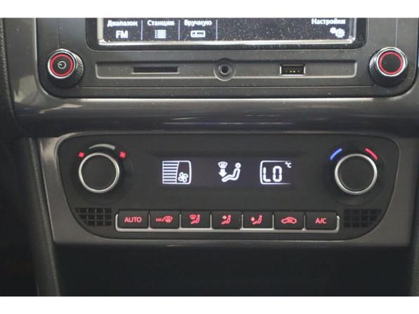 Volkswagen Polo V Рестайлинг с пробегом 2018 года, цена 1 319 000 рублей, 189660 км, седан, Автокод Объявления