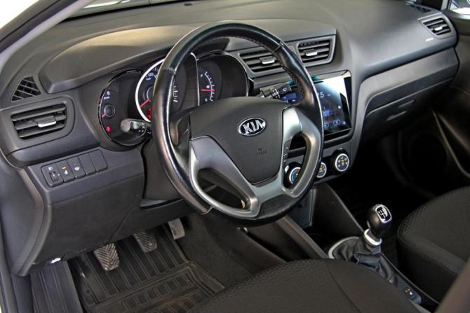 Kia Rio III Рестайлинг с пробегом 2015 года, цена 908 600 рублей, 103069 км, седан, Автокод Объявления