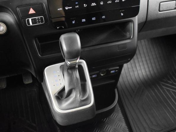 Hyundai Staria I с пробегом 2021 года, цена 5 299 900 рублей, 41451 км, минивэн, Автокод Объявления