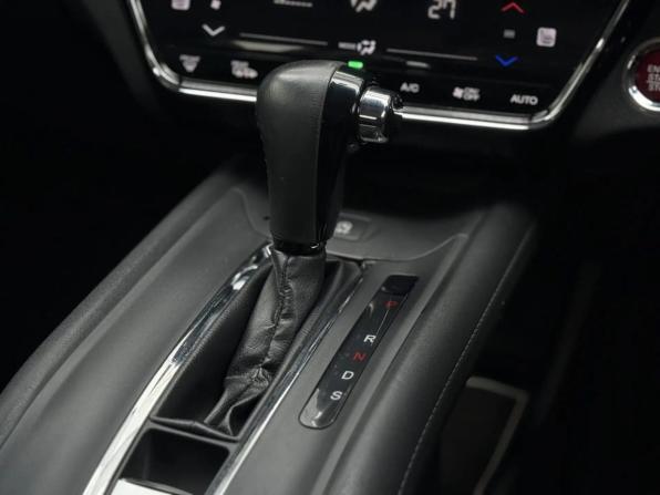 Honda Vezel I с пробегом 2015 года, цена 1 680 000 рублей, 85629 км, внедорожник, Автокод Объявления