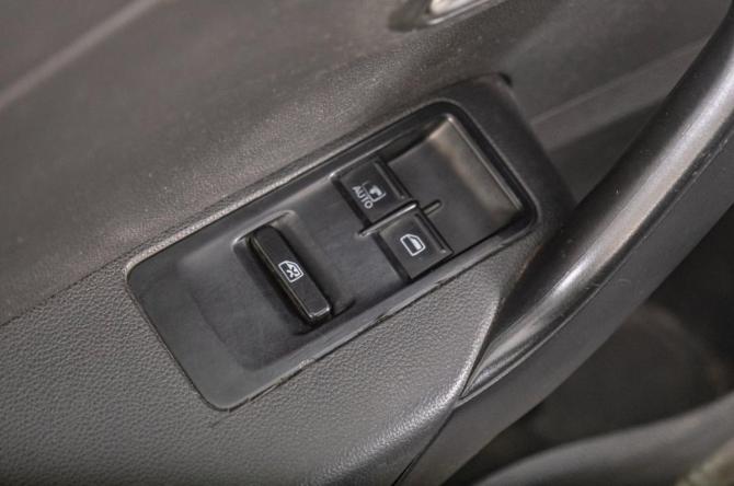 Volkswagen Polo V с пробегом 2013 года, цена 499 000 рублей, 259706 км, седан, Автокод Объявления