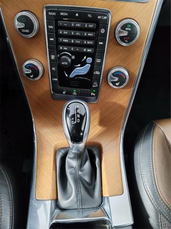 Volvo XC60 I Рестайлинг с пробегом 2017 года, цена 1 999 000 рублей, 260477 км, внедорожник, Автокод Объявления