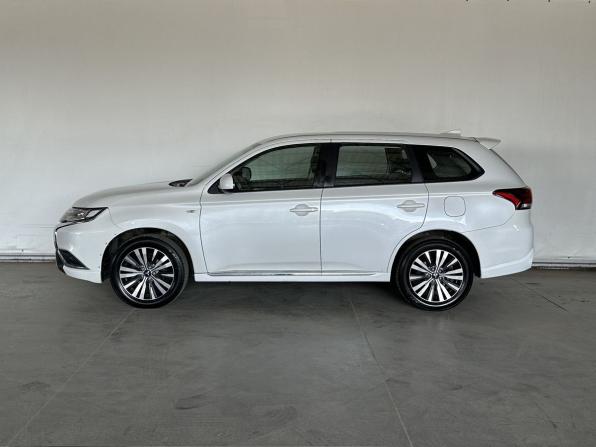 Mitsubishi Outlander III Рестайлинг 3 с пробегом 2022 года, цена 2 270 000 рублей, 76900 км, внедорожник, Автокод Объявления