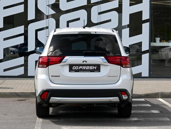 Mitsubishi Outlander III Рестайлинг 2 с пробегом 2015 года, цена 1 819 800 рублей, 73807 км, внедорожник, Автокод Объявления