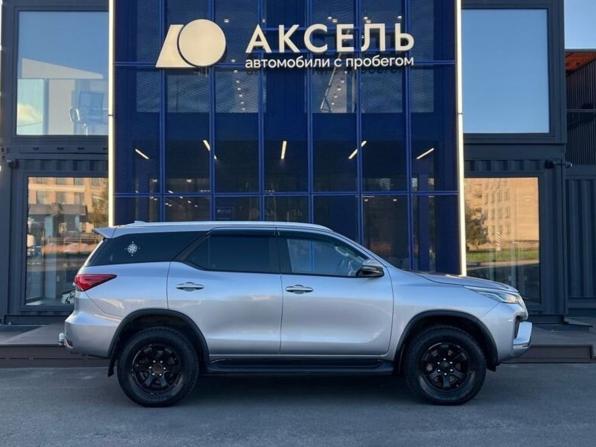 Toyota Fortuner II Рестайлинг с пробегом 2020 года, цена 2 999 000 рублей, 120000 км, внедорожник, Автокод Объявления