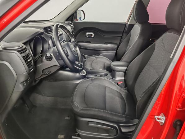 Kia Soul II Рестайлинг с пробегом 2017 года, цена 1 299 000 рублей, 110001 км, хэтчбек, Автокод Объявления