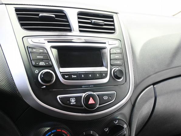 Hyundai Solaris I Рестайлинг с пробегом 2014 года, цена 999 900 рублей, 204200 км, седан, Автокод Объявления
