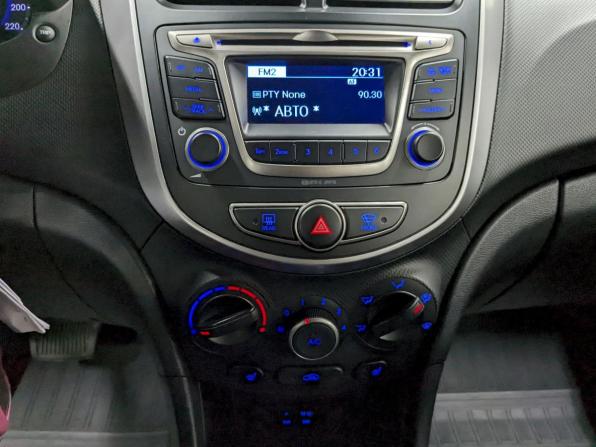 Hyundai Solaris I Рестайлинг с пробегом 2015 года, цена 1 160 000 рублей, 68850 км, хэтчбек, Автокод Объявления