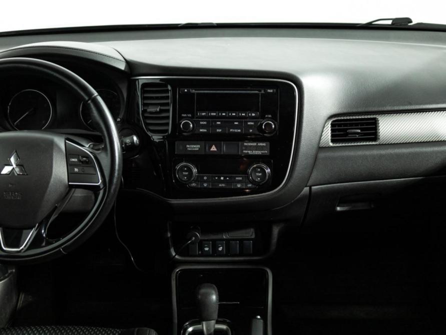 Mitsubishi Outlander III Рестайлинг 2 Санкт-Петербург  - изображение 15