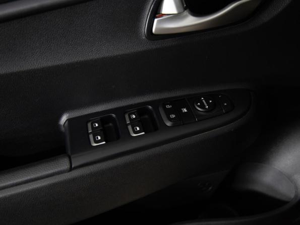 Kia Rio IV Рестайлинг с пробегом 2021 года, цена 1 999 000 рублей, 36046 км, седан, Автокод Объявления
