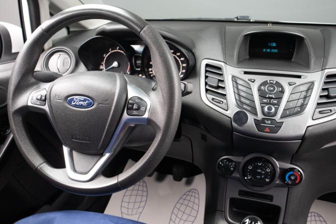 Ford Fiesta Mk6 Рестайлинг с пробегом 2015 года, цена 899 000 рублей, 154100 км, седан, Автокод Объявления