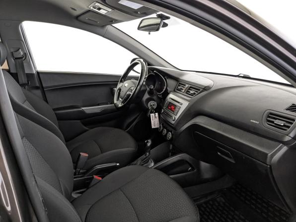 Kia Rio III Рестайлинг с пробегом 2017 года, цена 1 325 000 рублей, 76000 км, седан, Автокод Объявления