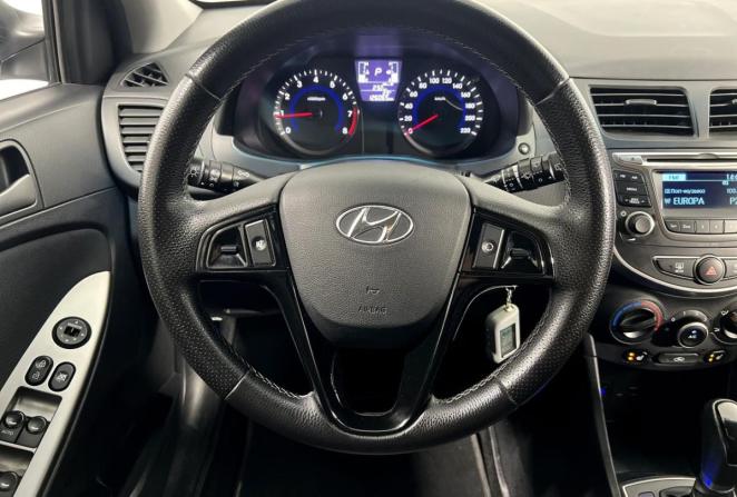 Hyundai Solaris I Рестайлинг с пробегом 2016 года, цена 1 080 000 рублей, 126000 км, хэтчбек, Автокод Объявления