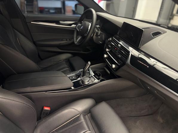 BMW 5 серии VII (G30/G31/G38) с пробегом 2017 года, цена 3 050 000 рублей, 181543 км, седан, Автокод Объявления