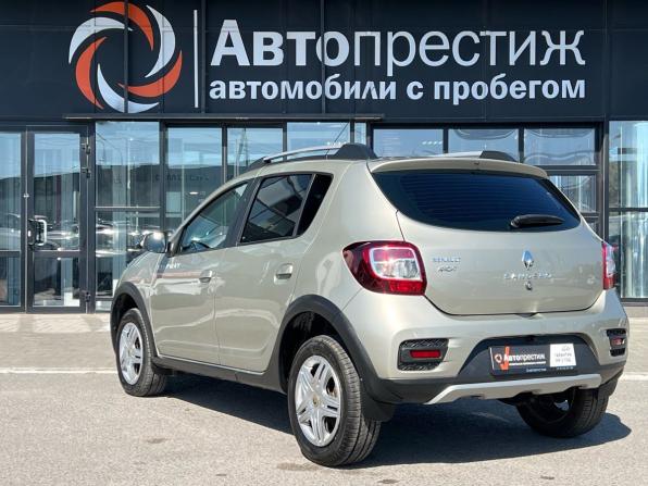 Renault Sandero II с пробегом 2017 года, цена 950 000 рублей, 142902 км, хэтчбек, Автокод Объявления