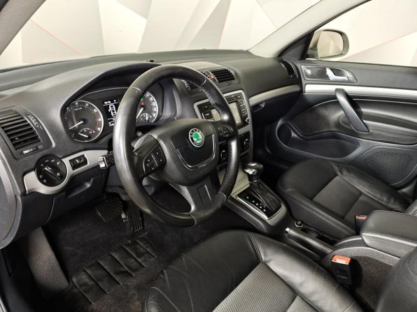 Skoda Octavia II (A5) Рестайлинг с пробегом 2012 года, цена 749 000 рублей, 174584 км, лифтбек, Автокод Объявления