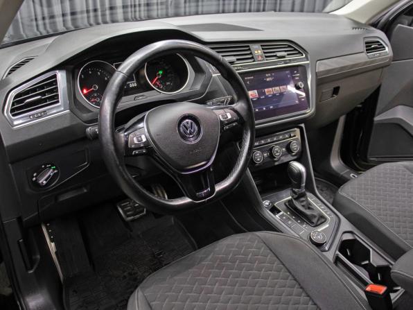Volkswagen Tiguan II с пробегом 2018 года, цена 2 598 000 рублей, 145553 км, внедорожник, Автокод Объявления