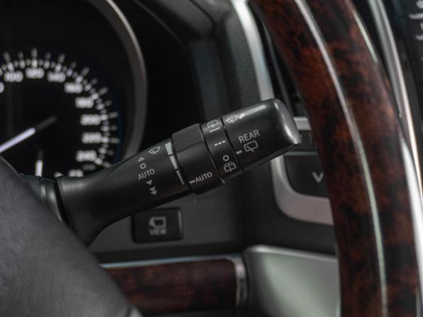 Toyota Land Cruiser 200 Series Рестайлинг 1 с пробегом 2013 года, цена 3 999 000 рублей, 183367 км, внедорожник, Автокод Объявления