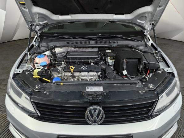 Volkswagen Jetta VI Рестайлинг с пробегом 2015 года, цена 969 000 рублей, 267899 км, седан, Автокод Объявления