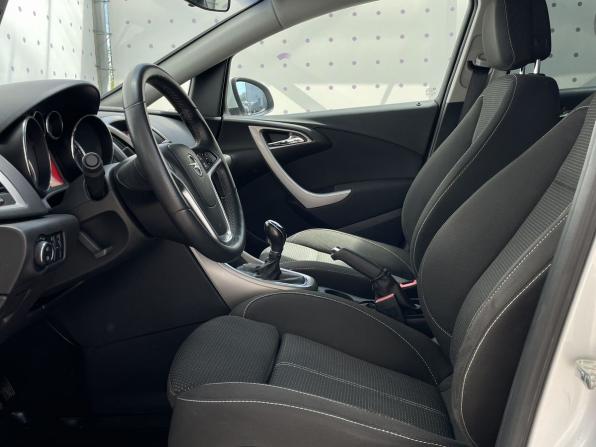 Opel Astra J с пробегом 2012 года, цена 775 000 рублей, 218866 км, хэтчбек, Автокод Объявления