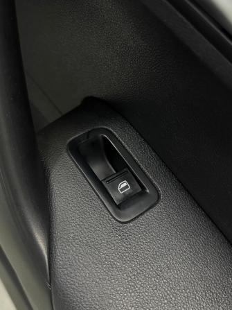 Volkswagen Polo V Рестайлинг с пробегом 2016 года, цена 699 000 рублей, 176000 км, седан, Автокод Объявления