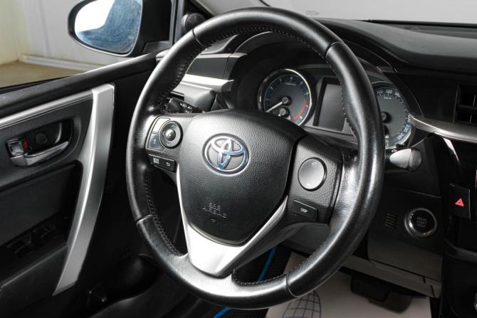 Toyota Corolla XI (E160 E170 E180) с пробегом 2013 года, цена 1 699 000 рублей, 170330 км, седан, Автокод Объявления