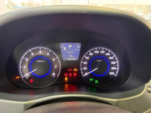 Hyundai Solaris I с пробегом 2011 года, цена 700 000 рублей, 186020 км, седан, Автокод Объявления
