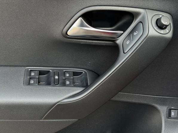 Volkswagen Polo V Рестайлинг с пробегом 2019 года, цена 1 440 000 рублей, 92546 км, седан, Автокод Объявления
